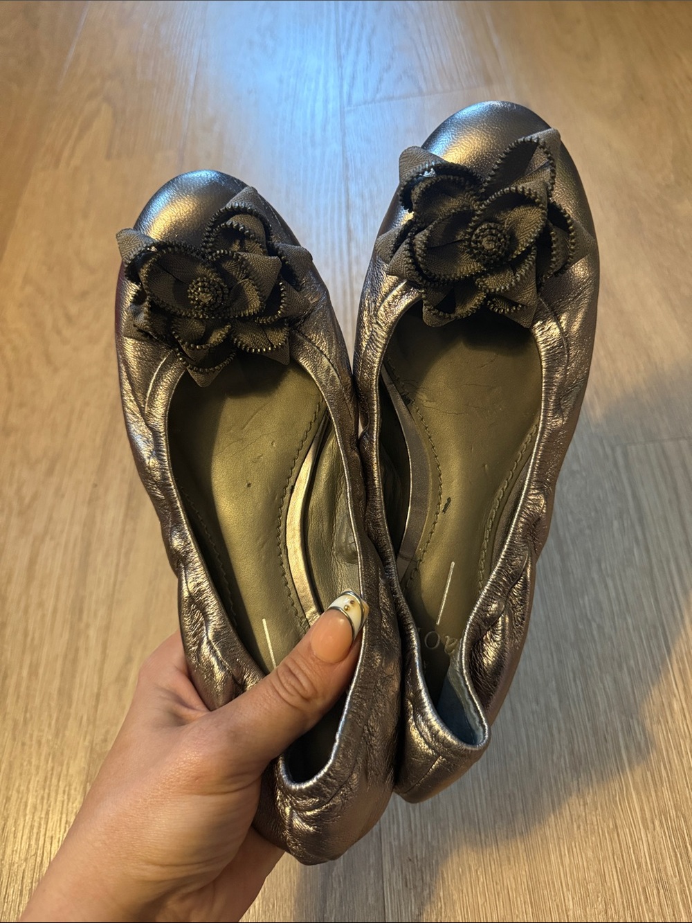 Paolo Metallic Pewter Flower Flats - Women's Size 8